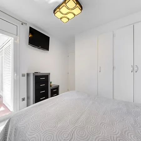 In With Stunning Beachfront Views Apartmán Roses