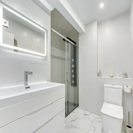 In With Stunning Beachfront Views