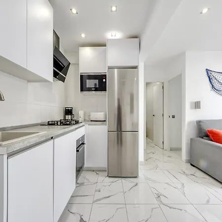 In With Stunning Beachfront Views Apartmán Roses