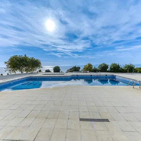 Apartmán In With Stunning Beachfront Views