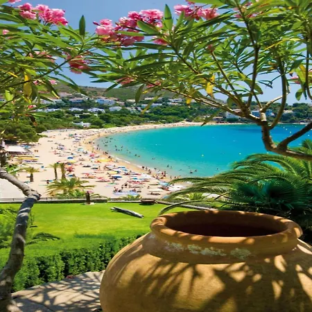 In With Stunning Beachfront Views *