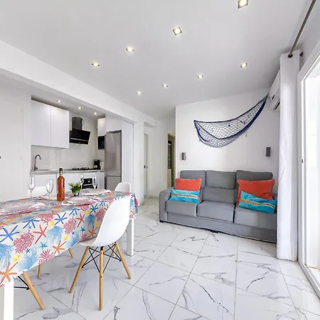 In With Stunning Beachfront Views *
