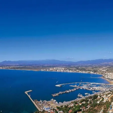 In With Stunning Beachfront Views